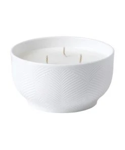 Brand new 🤩 Wedgwood Folia 13cm 3-Wick Filled Candle White ⌛