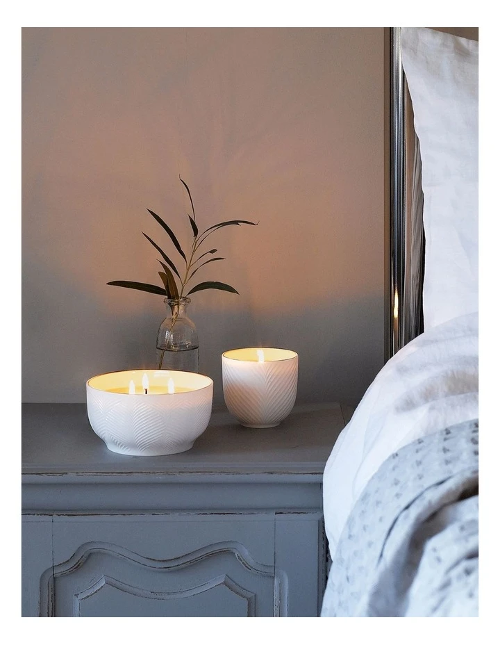 Brand new π€© Wedgwood Folia 13cm 3-Wick Filled Candle White β 3 Brand new π€© Wedgwood Folia 13cm 3-Wick Filled Candle White β - Image 3