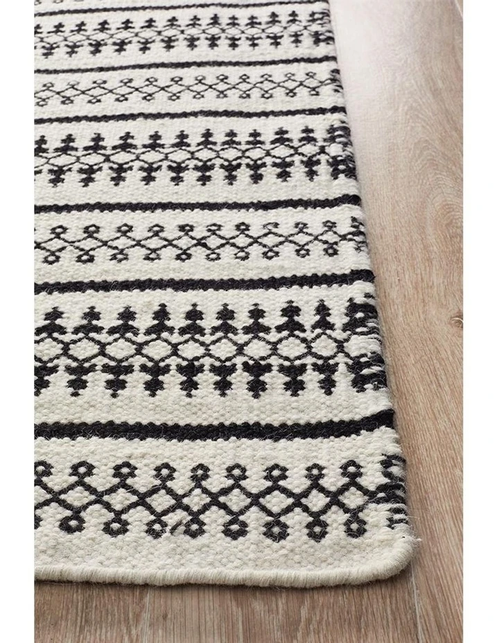 Cheap π Rug Culture Studio Ester Delicate Lace Woollen Rug Ivory Black β¨ 2 Cheap π Rug Culture Studio Ester Delicate Lace Woollen Rug Ivory Black β¨ - Image 2