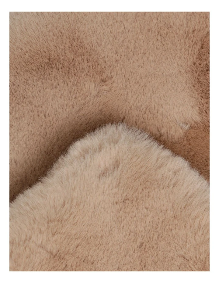 Brand new 🧨 Heritage Amelie Faux Fur Throw Taupe ✔️ 3 Brand new 🧨 Heritage Amelie Faux Fur Throw Taupe ✔️ - Image 3