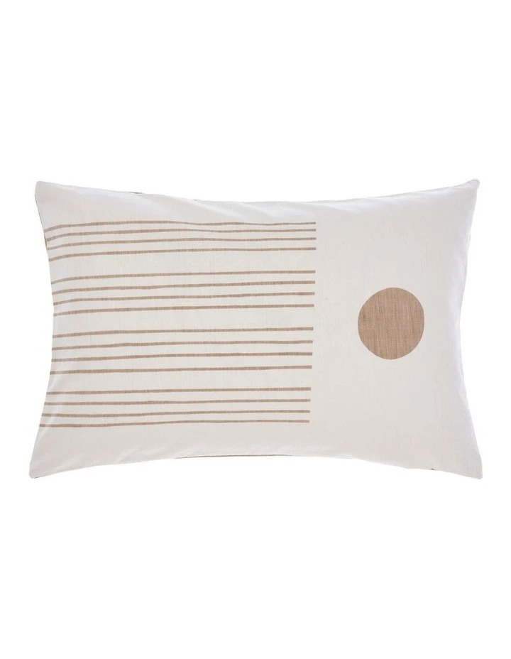 New 🤩 Linen House Aida Cushion In Coral ⭐ 2 New 🤩 Linen House Aida Cushion In Coral ⭐ - Image 2